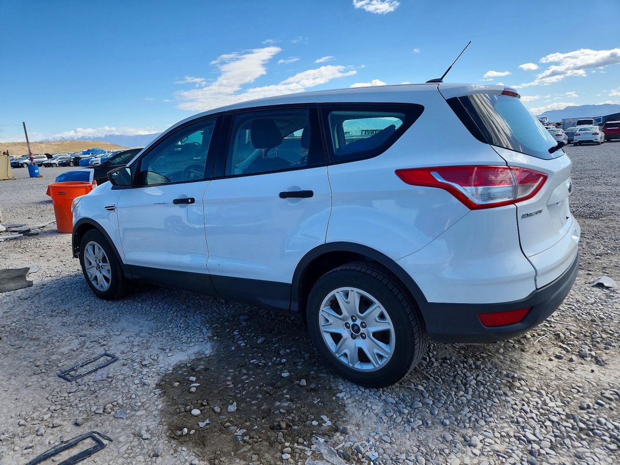 2016 FORD ESCAPE S photo 4