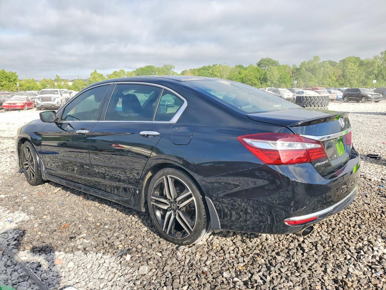 2017 HONDA ACCORD SPORT photo 2