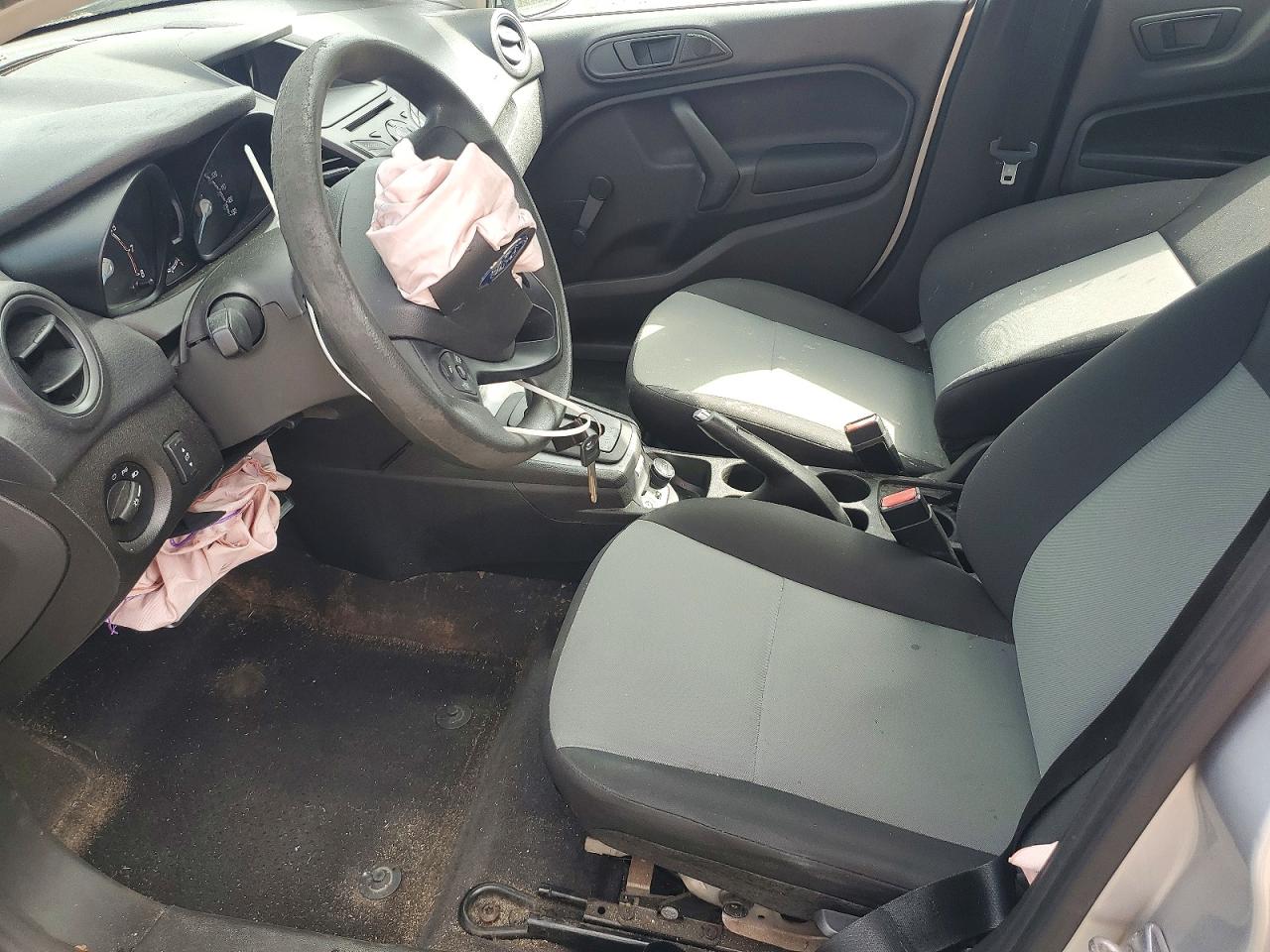 2018 FORD FIESTA S photo 19