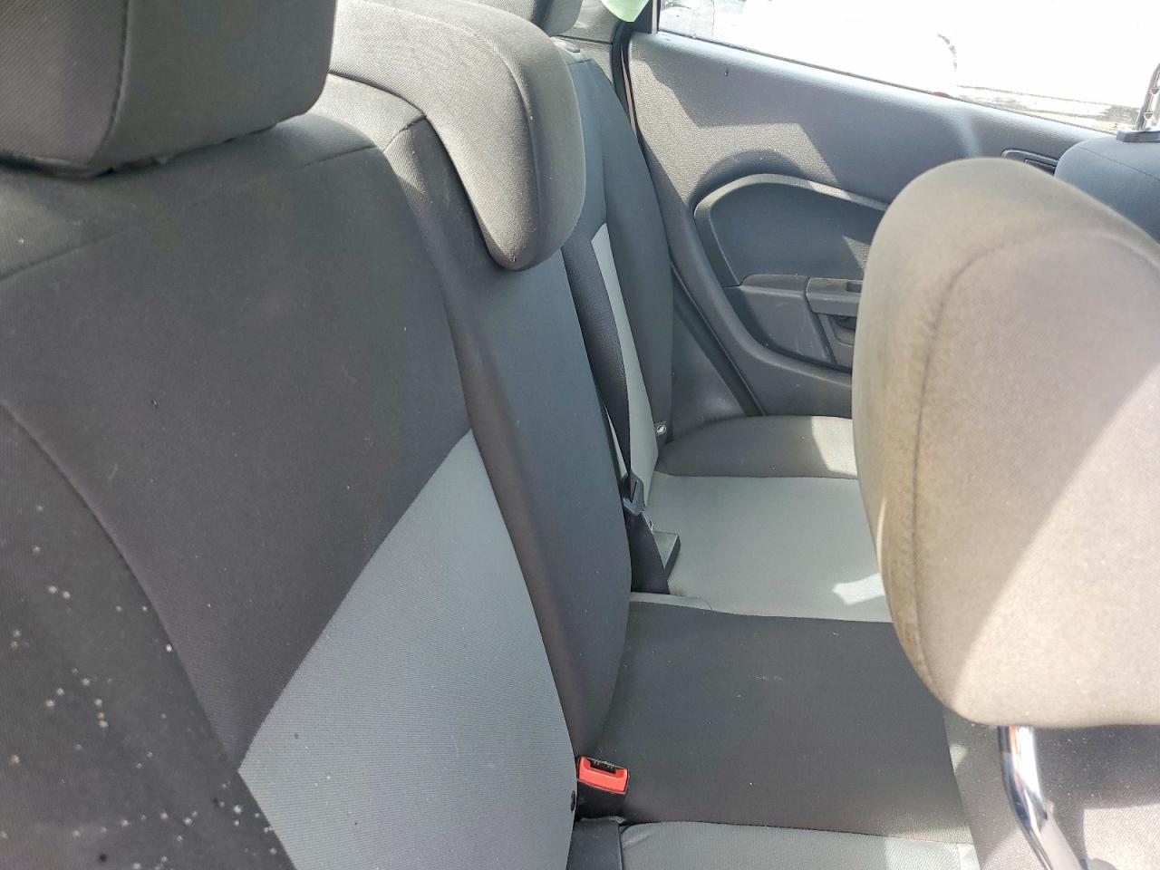 2018 FORD FIESTA S photo 28