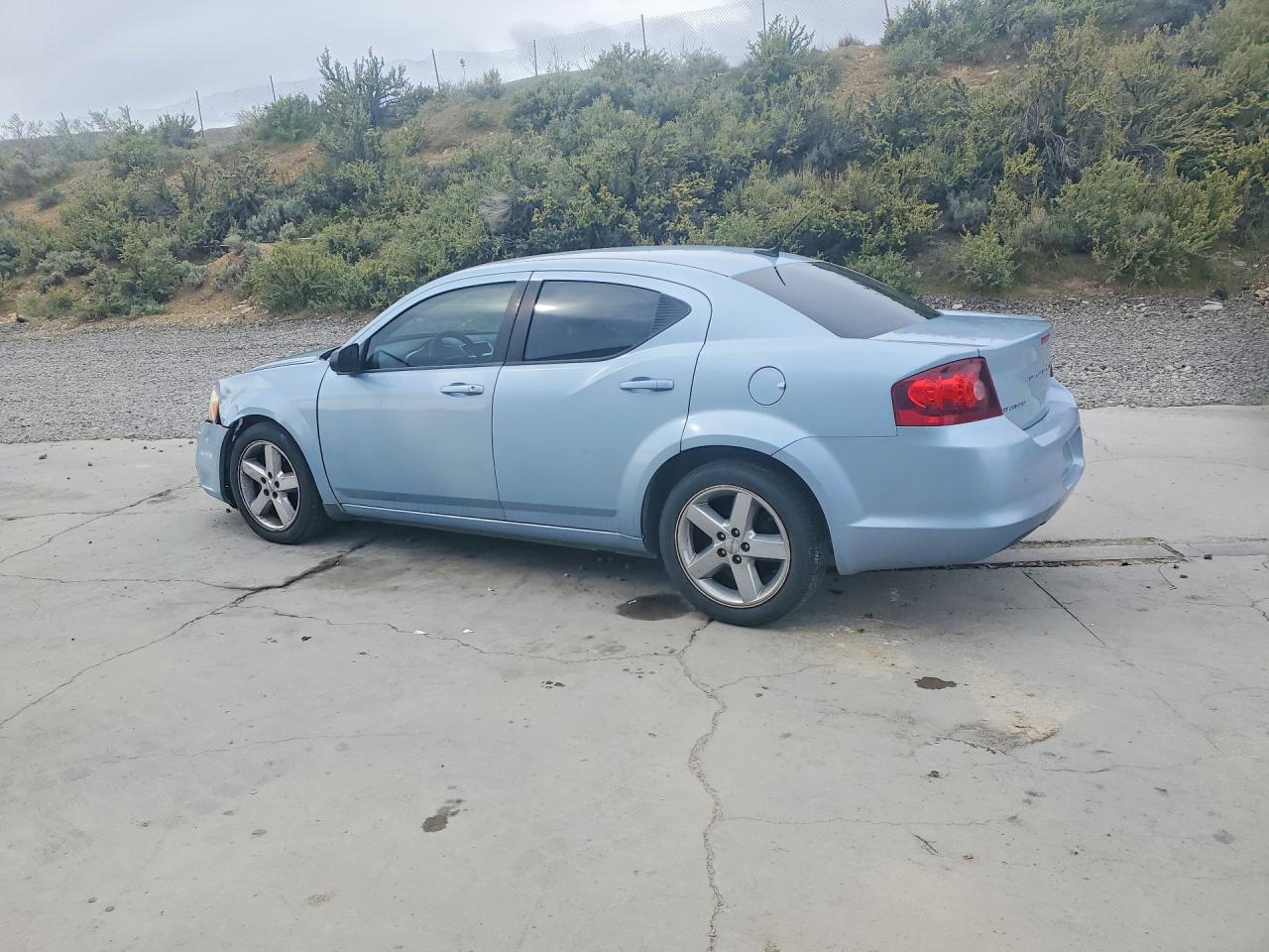 2013 DODGE AVENGER SE photo 3