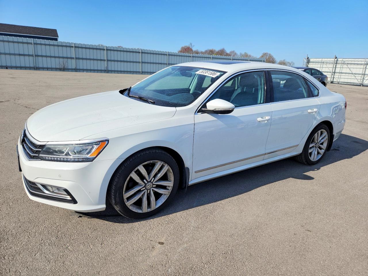 2017 VOLKSWAGEN PASSAT