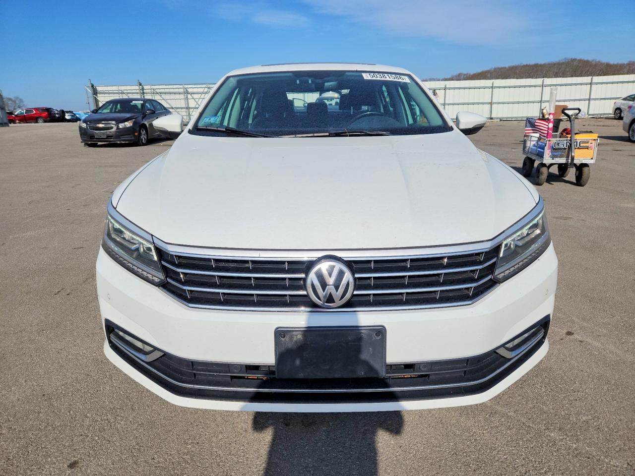 2017 VOLKSWAGEN PASSAT SE photo 5