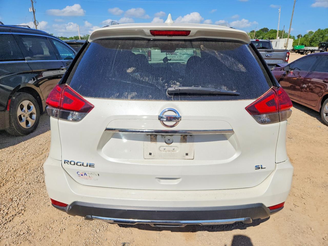 2017 NISSAN ROGUE SL photo 11