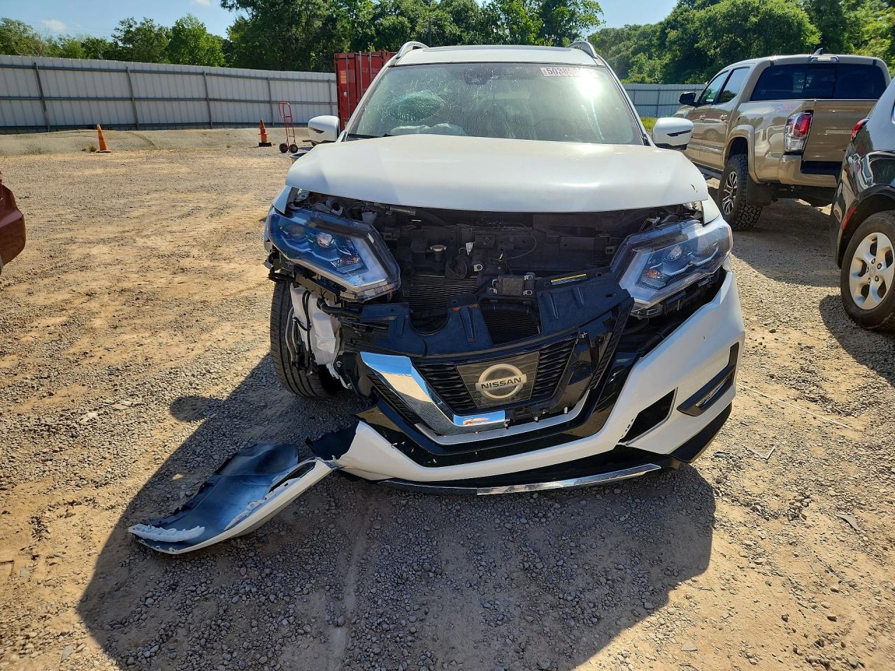 2017 NISSAN ROGUE SL photo 9