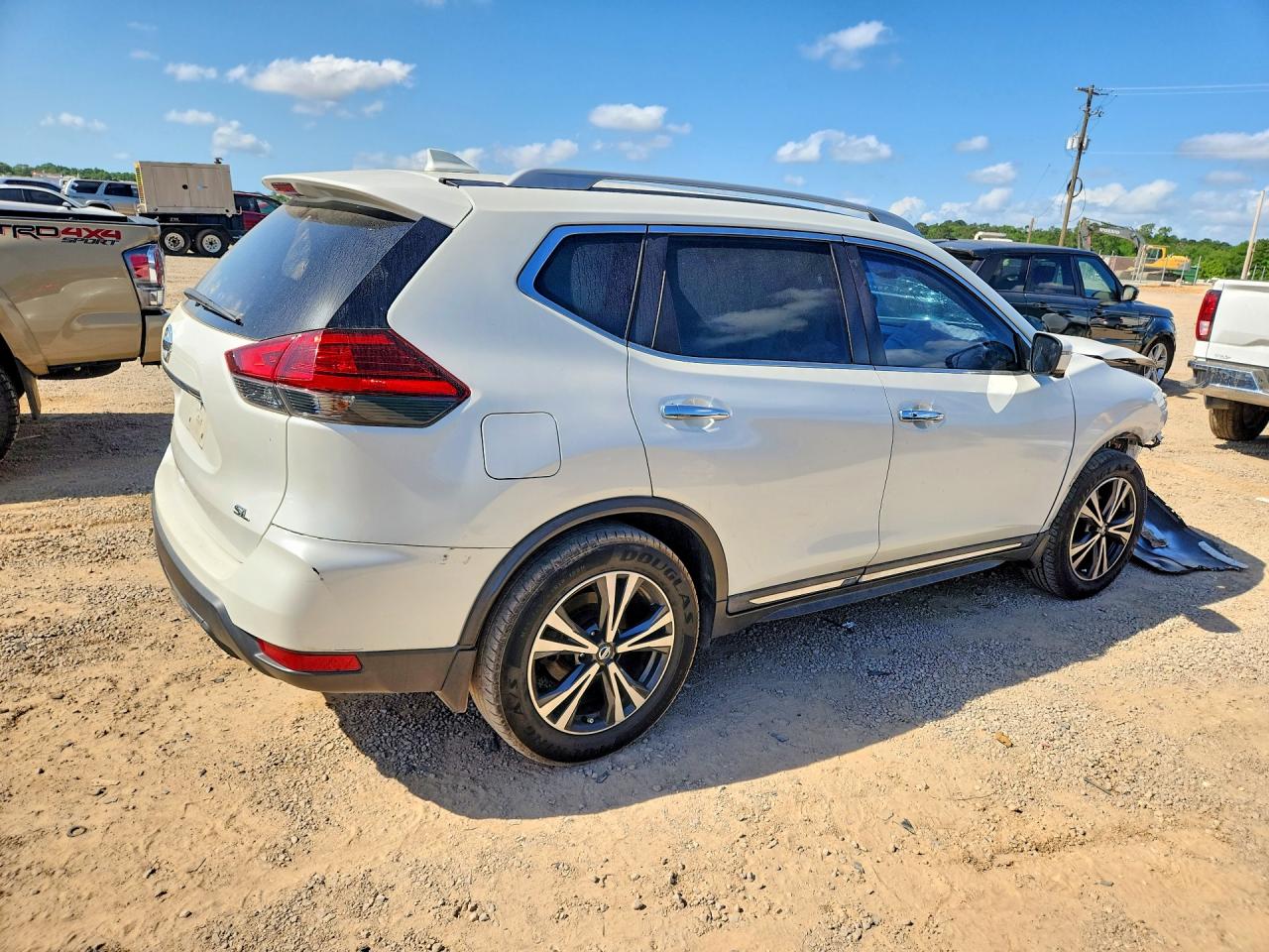 2017 NISSAN ROGUE SL photo 5