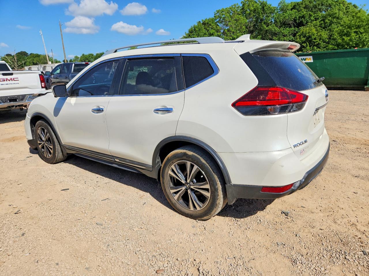 2017 NISSAN ROGUE SL photo 3