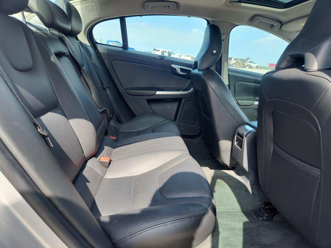 2017 VOLVO S60 PREMIER photo 28