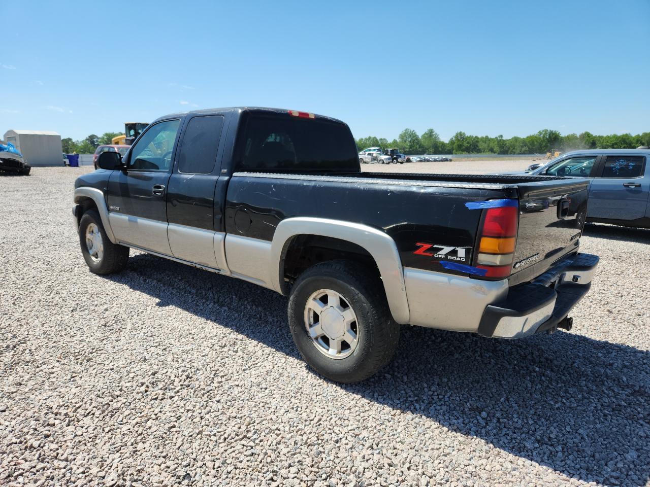2002 CHEVROLET SILVERADO K1500 photo 2