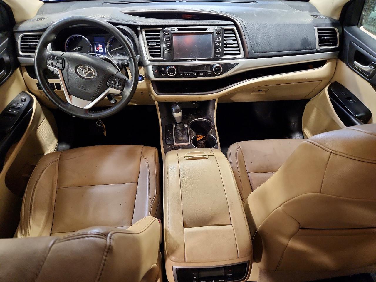 2016 TOYOTA HIGHLANDER XLE photo 22