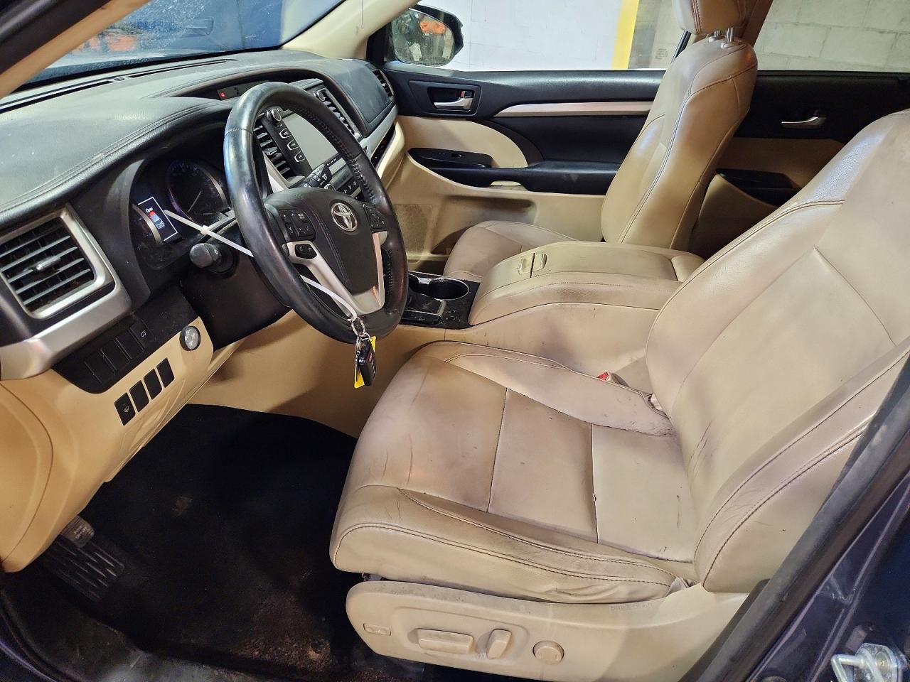 2016 TOYOTA HIGHLANDER XLE photo 19