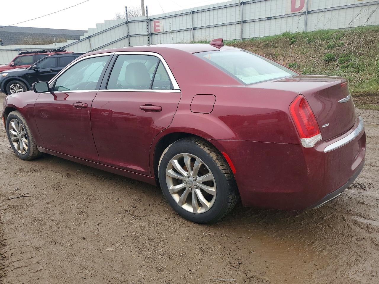 2015 CHRYSLER 300 LIMITED photo 3