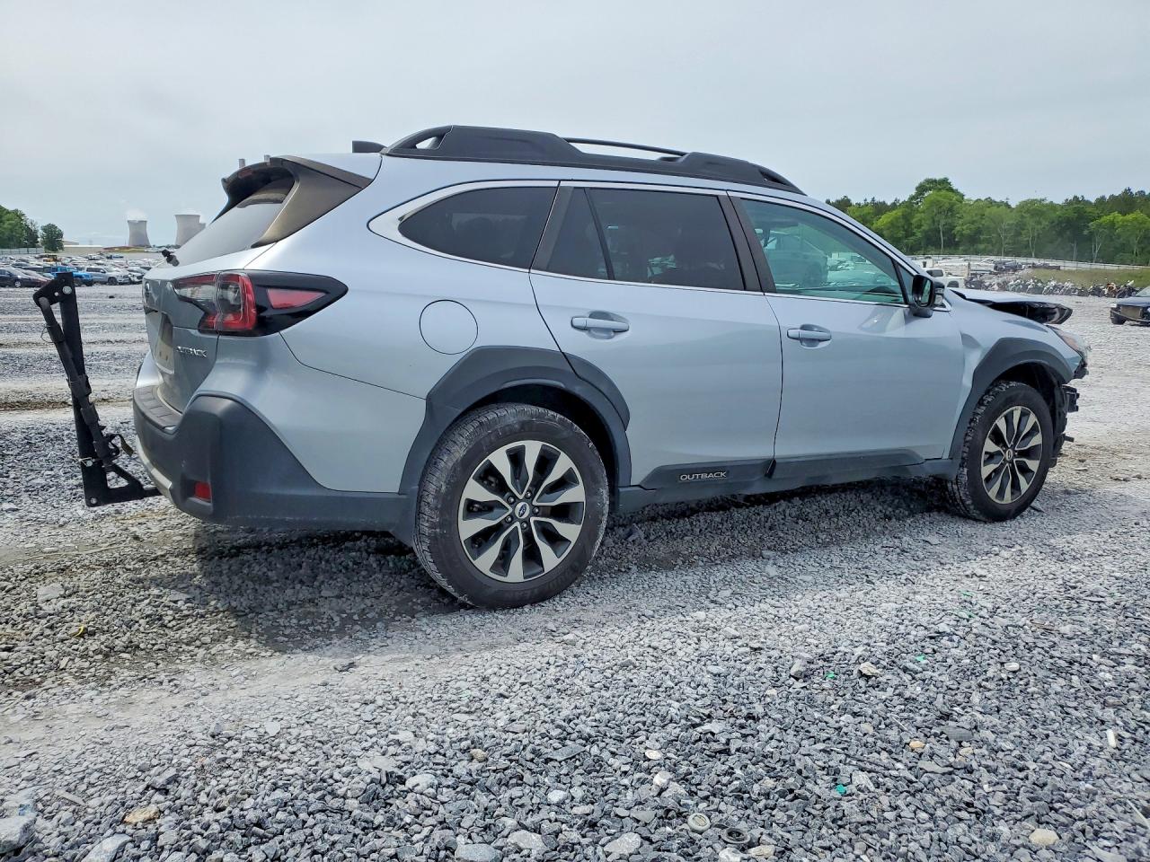 2023 SUBARU OUTBACK LIMITED photo 3