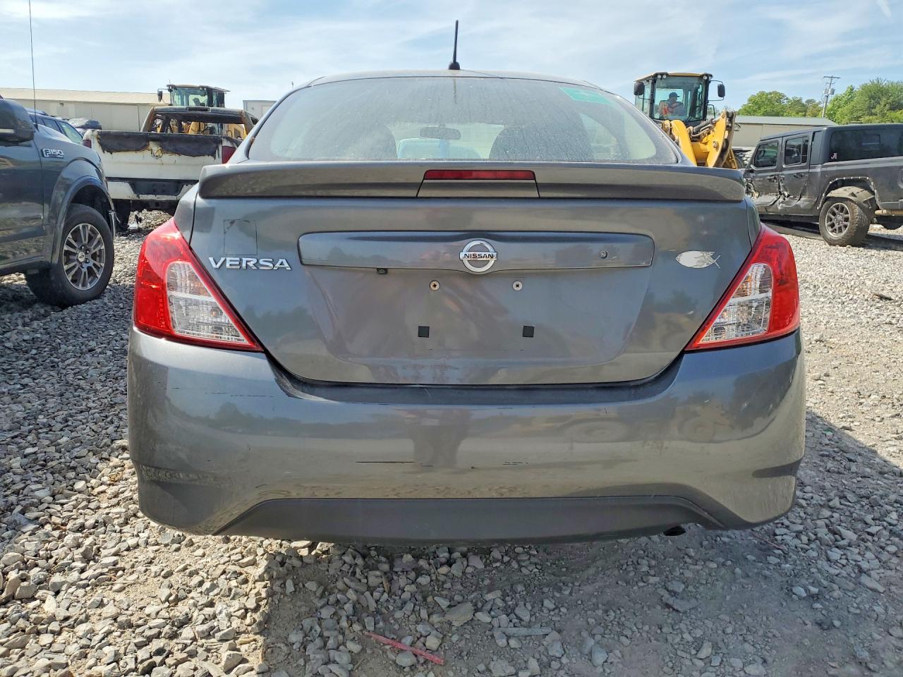 2019 NISSAN VERSA S PLUS photo 11