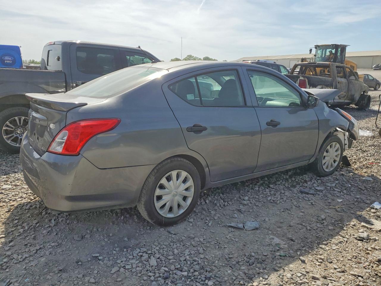 2019 NISSAN VERSA S PLUS photo 5