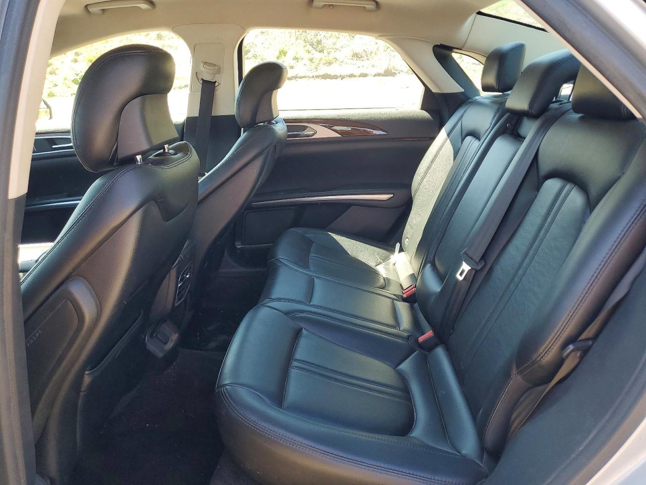2016 LINCOLN MKZ photo 28