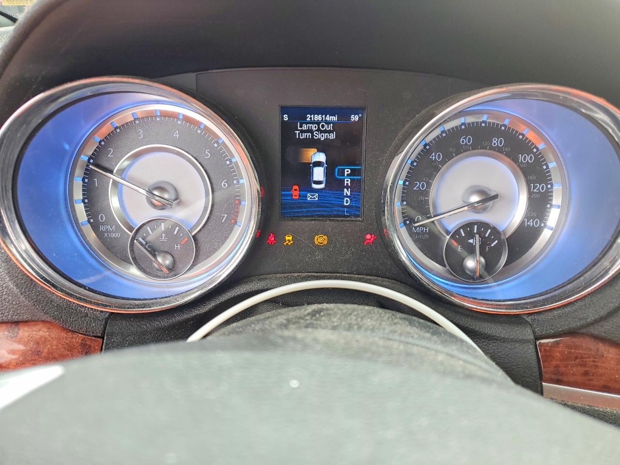 2014 CHRYSLER 300 photo 17