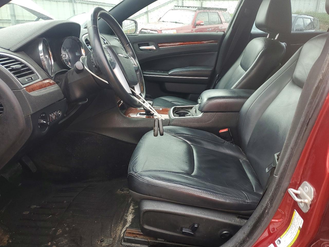 2014 CHRYSLER 300 photo 13