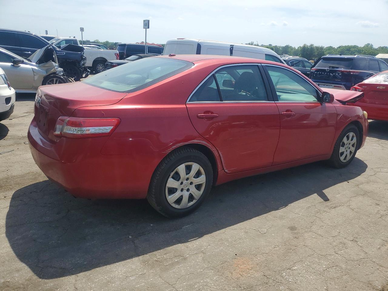 2011 TOYOTA CAMRY LE photo 5