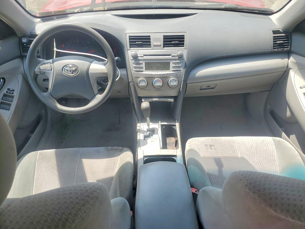 2011 TOYOTA CAMRY LE photo 15
