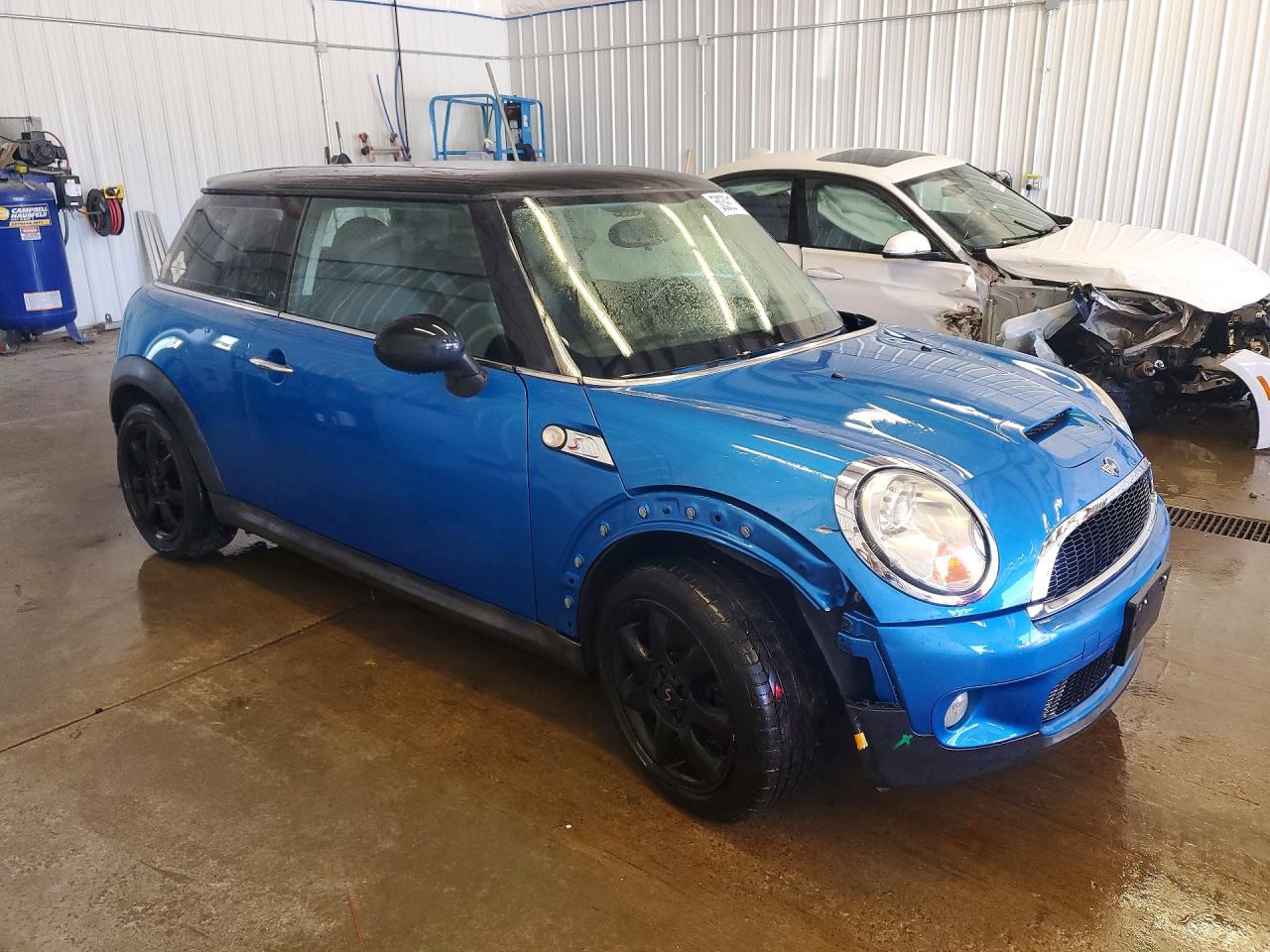 2010 MINI COOPER S photo 7