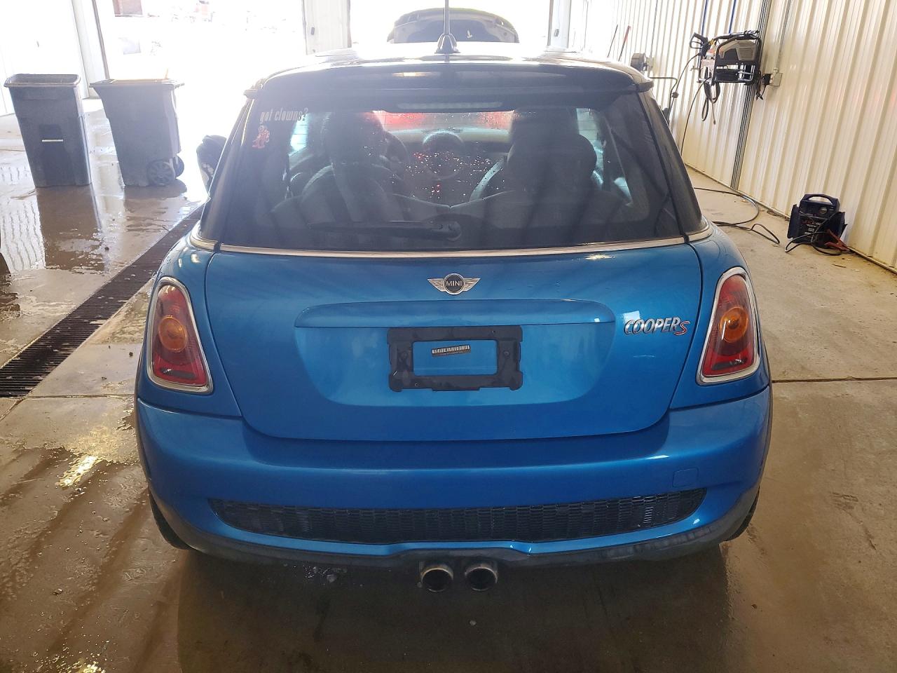 2010 MINI COOPER S photo 11