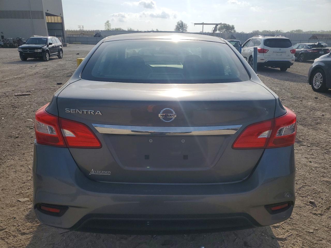 2019 NISSAN SENTRA S photo 6