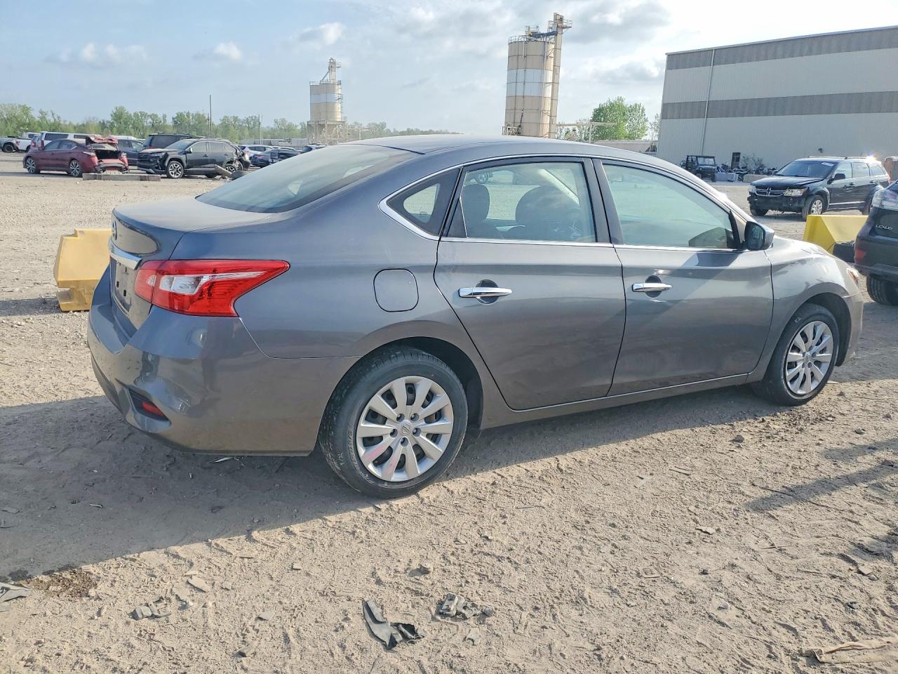 2019 NISSAN SENTRA S photo 3