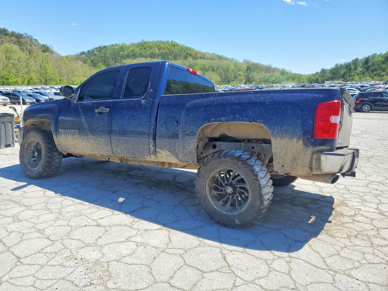 2009 CHEVROLET SILVERADO K1500 LT photo 2