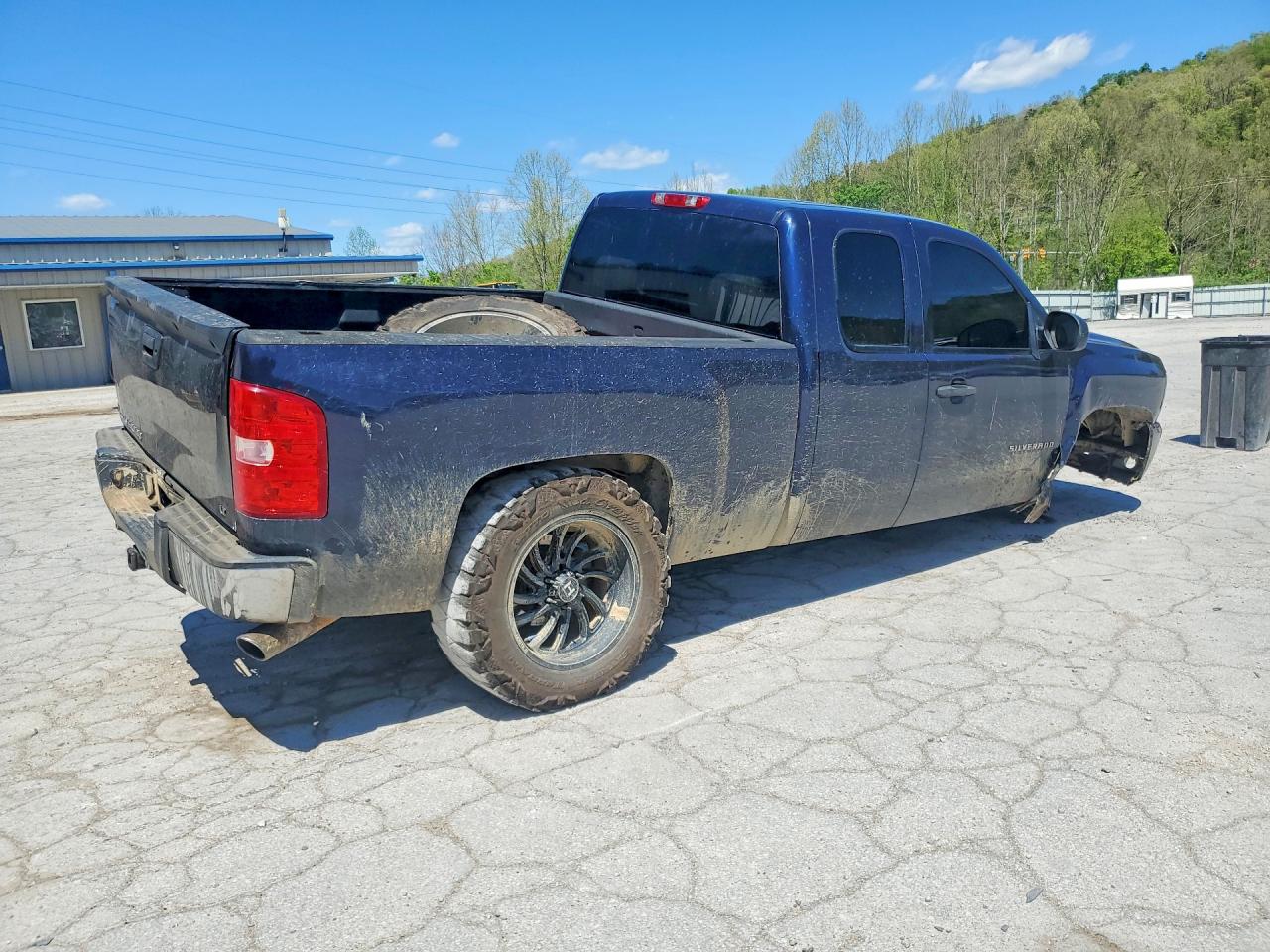 2009 CHEVROLET SILVERADO K1500 LT photo 3