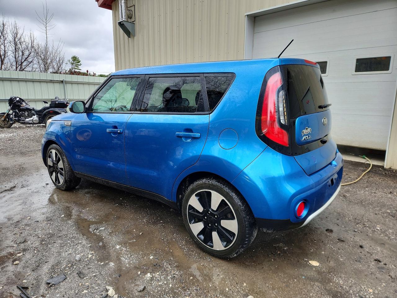 2017 KIA SOUL + photo 3