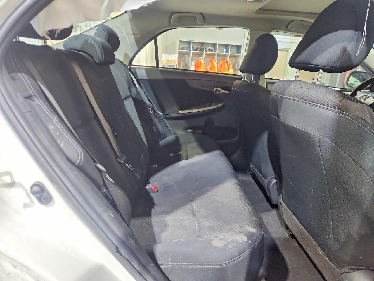 2012 TOYOTA COROLLA S photo 19
