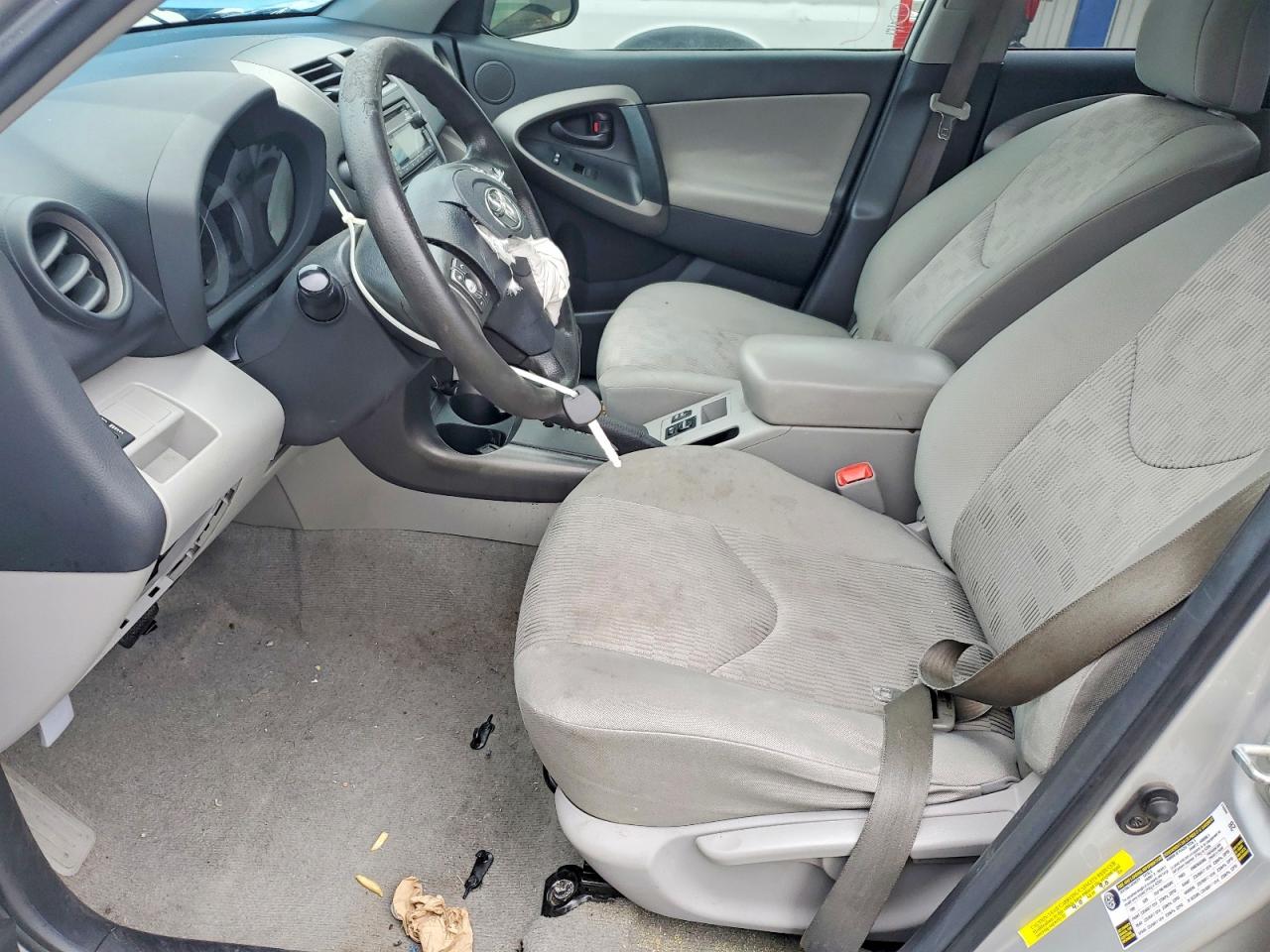 2012 TOYOTA RAV4 BASE photo 7