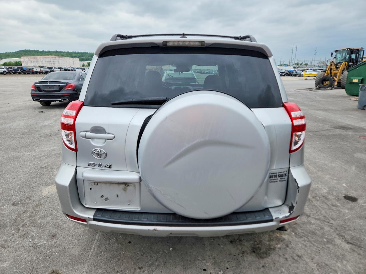 2012 TOYOTA RAV4 BASE photo 6