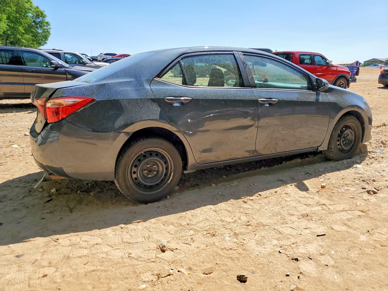 2018 TOYOTA COROLLA LE photo 5