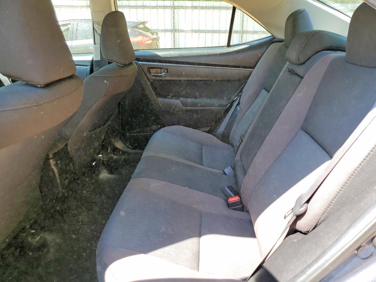 2018 TOYOTA COROLLA LE photo 19