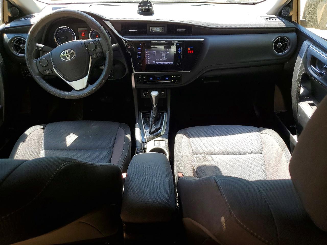 2018 TOYOTA COROLLA LE photo 15