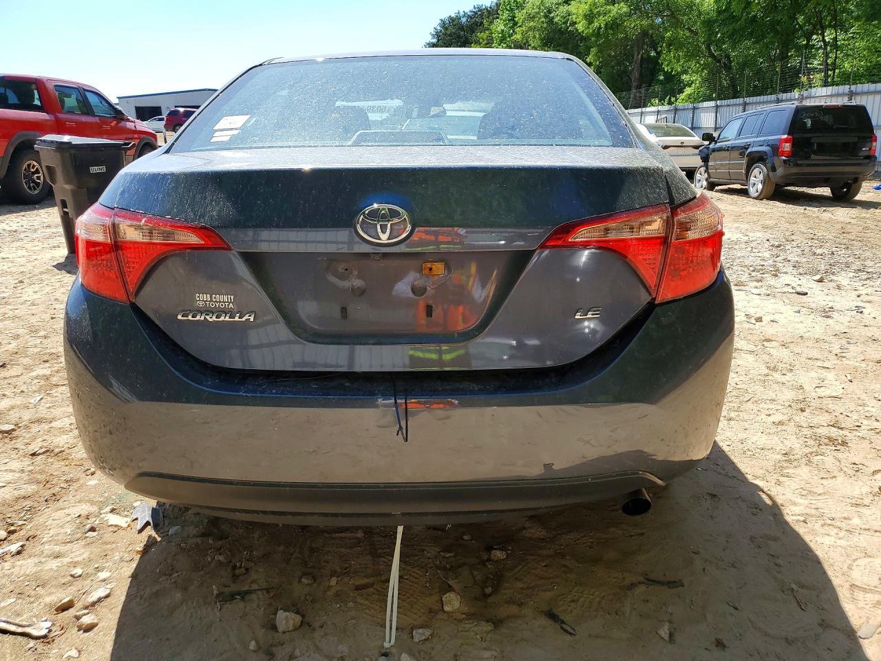 2018 TOYOTA COROLLA LE photo 11