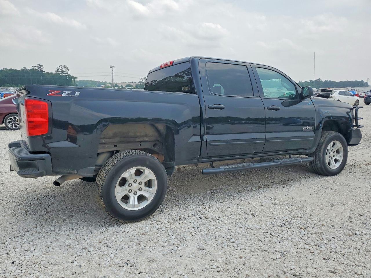 2018 CHEVROLET SILVERADO K1500 LT photo 5