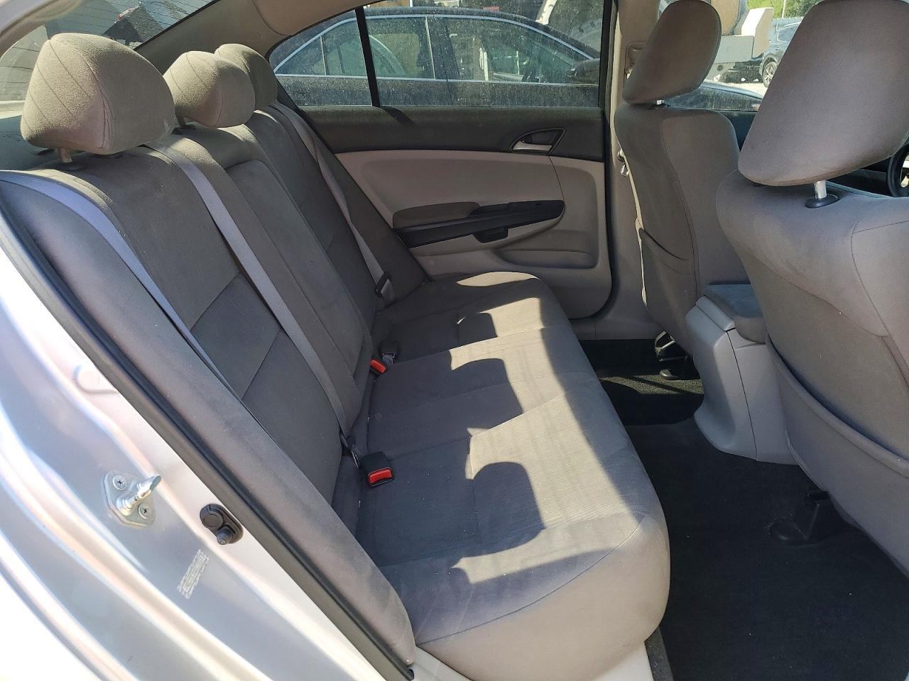2011 HONDA ACCORD LX photo 19