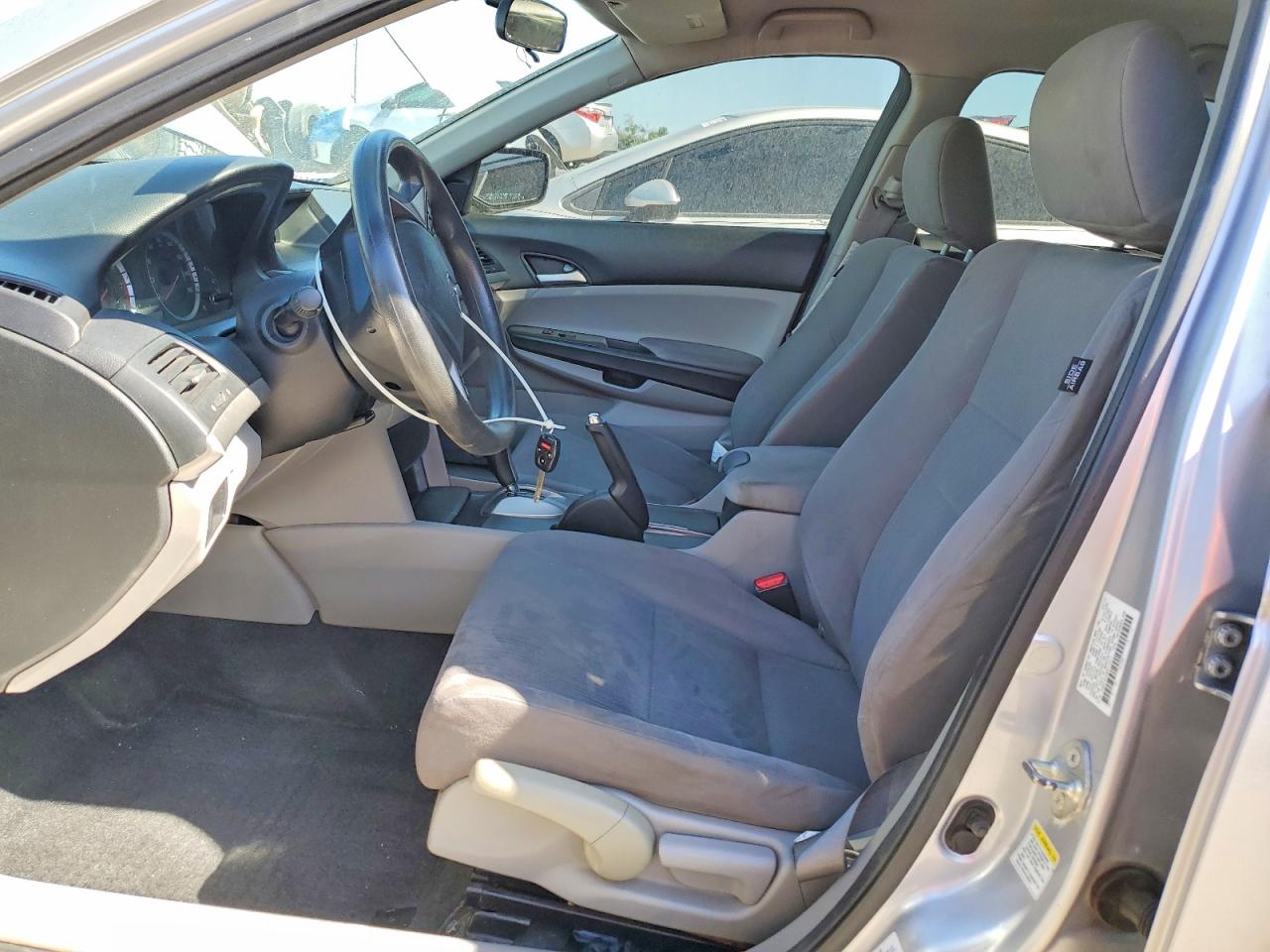 2011 HONDA ACCORD LX photo 13