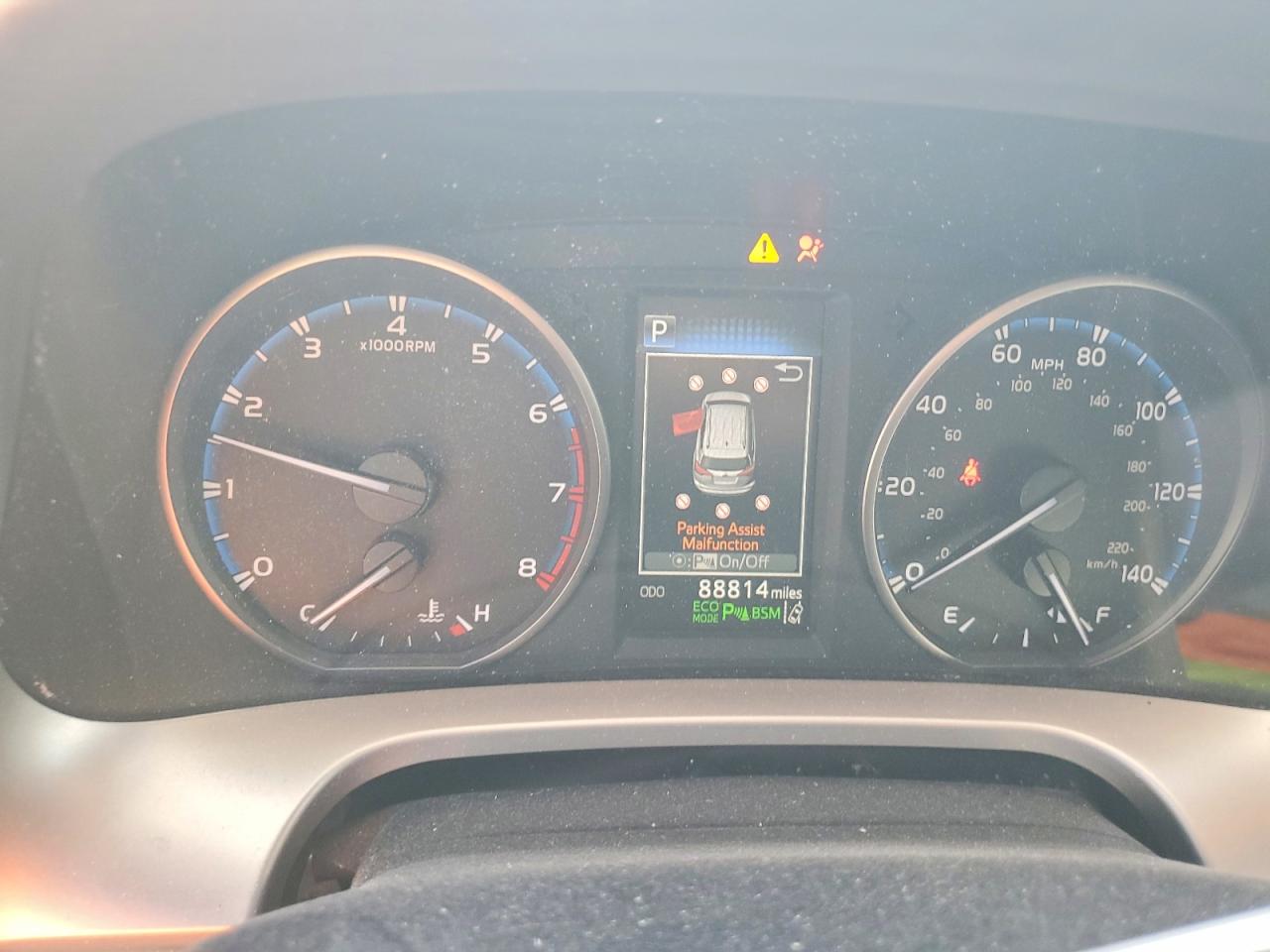 2017 TOYOTA RAV4 XLE photo 25