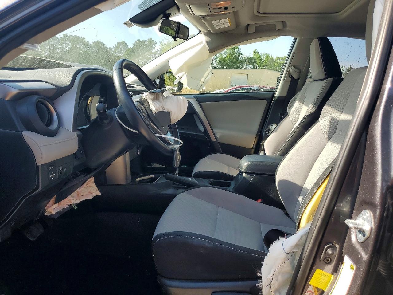 2017 TOYOTA RAV4 XLE photo 19