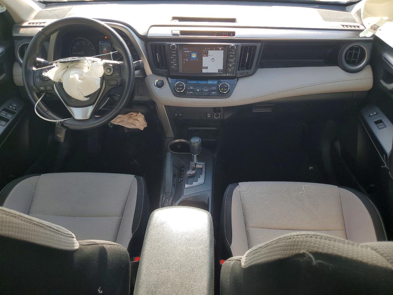 2017 TOYOTA RAV4 XLE photo 22