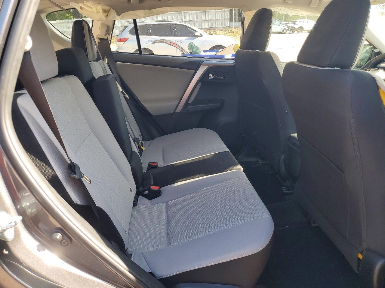 2017 TOYOTA RAV4 XLE photo 31