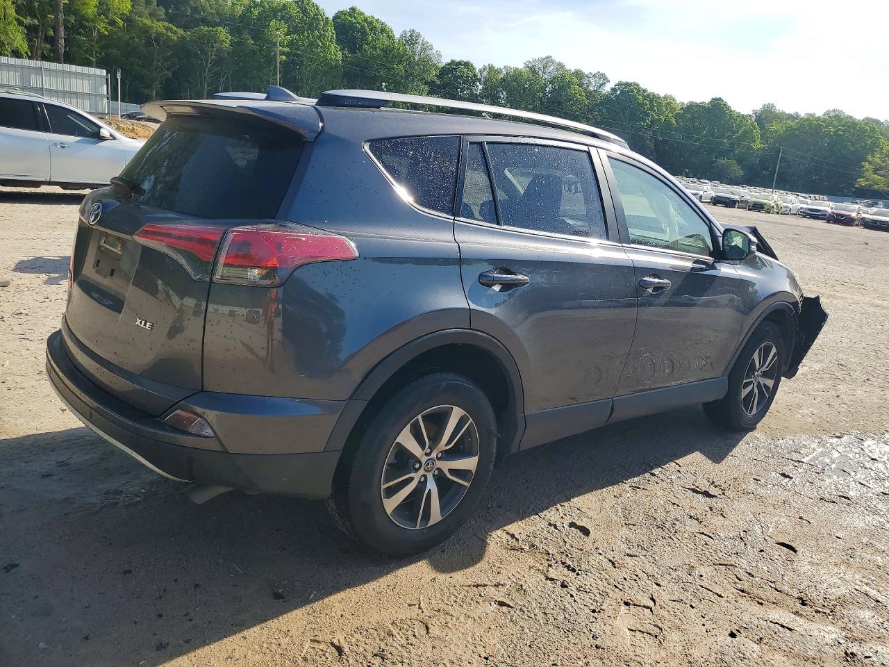 2017 TOYOTA RAV4 XLE photo 7
