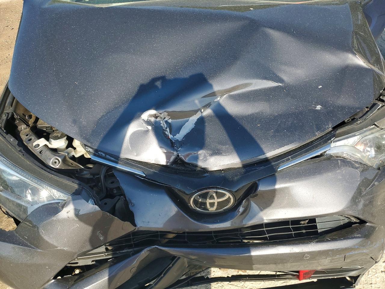 2017 TOYOTA RAV4 XLE photo 34