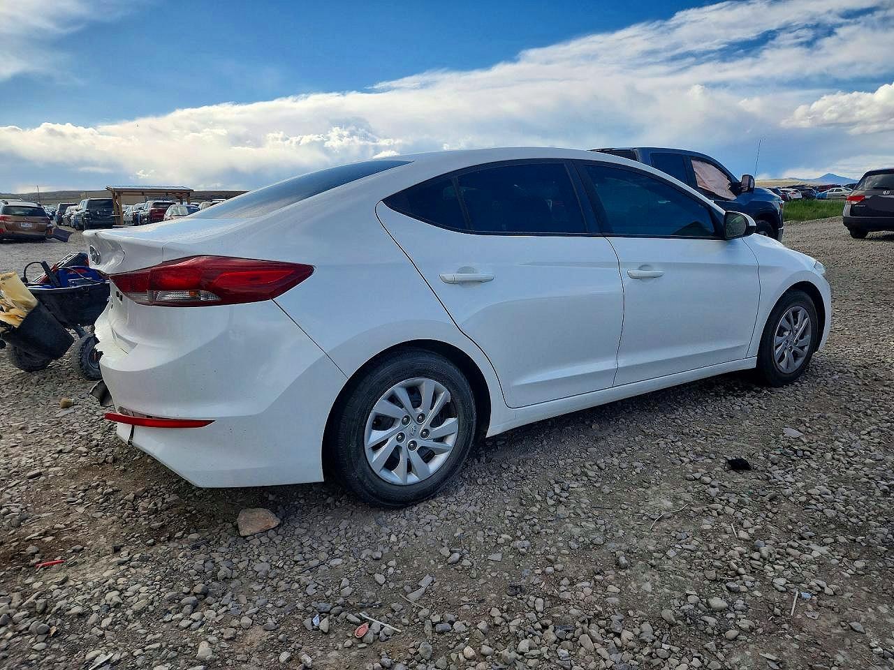 2018 HYUNDAI ELANTRA SE photo 7