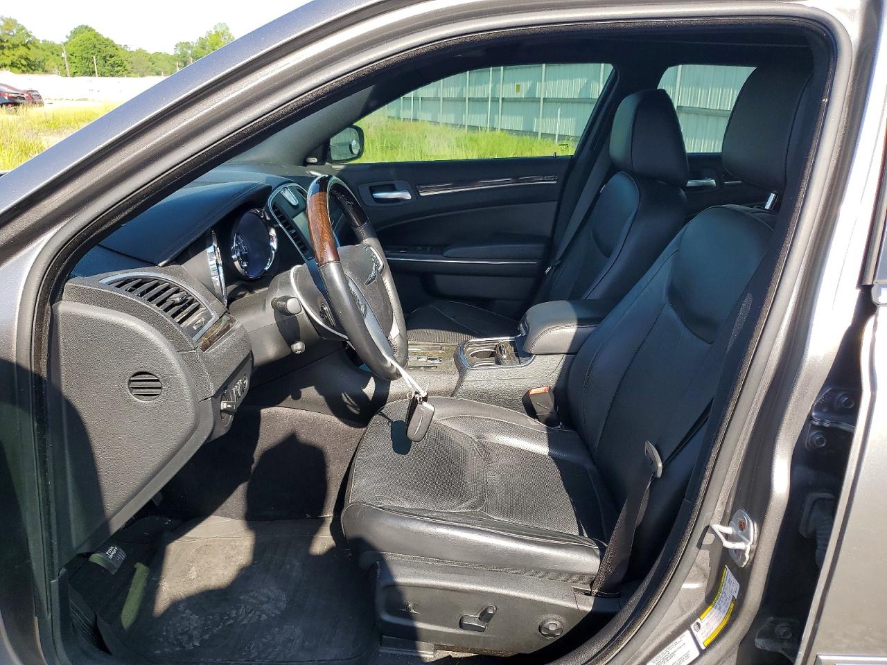 2011 CHRYSLER 300C photo 7