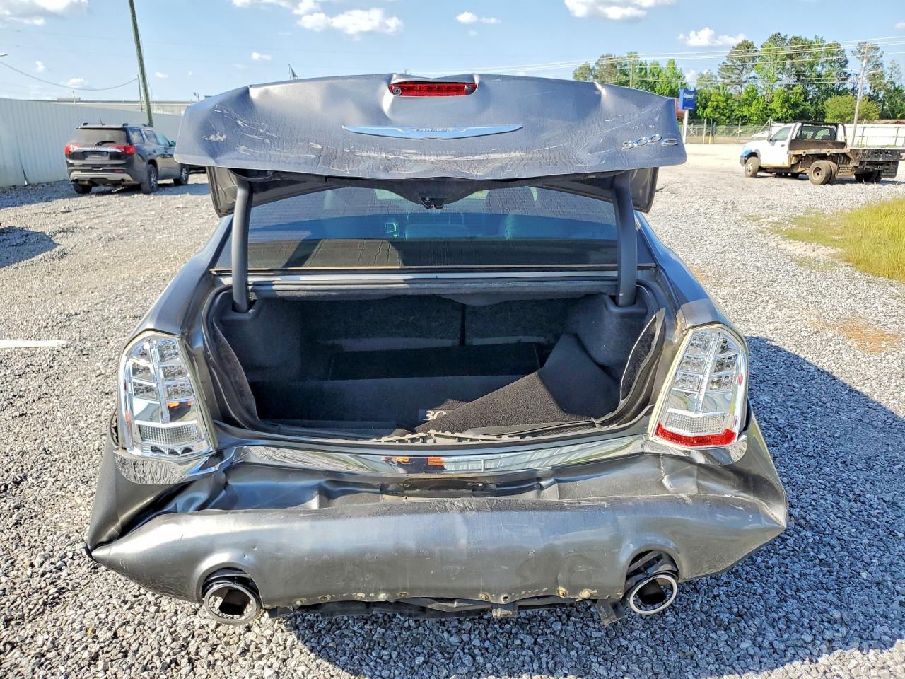 2011 CHRYSLER 300C photo 6